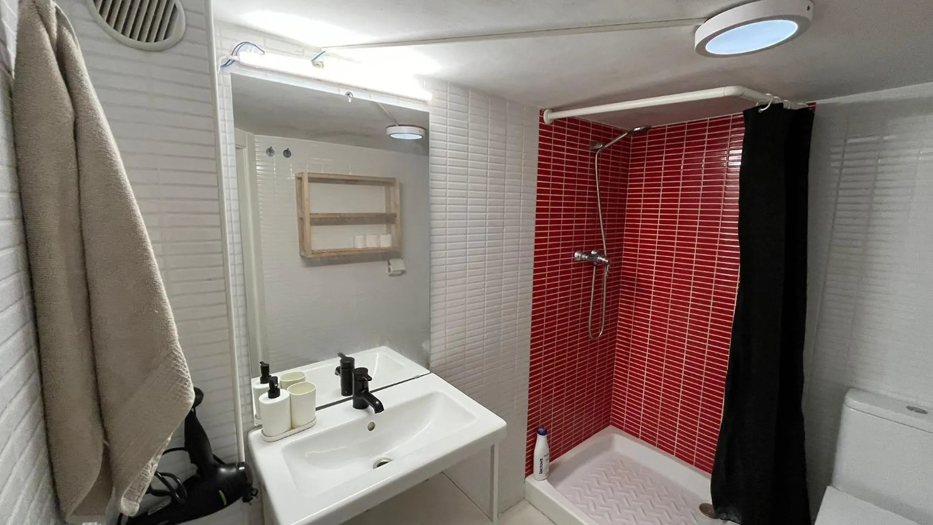 Centrally Apartment In The Heart Of Raval Barcelona